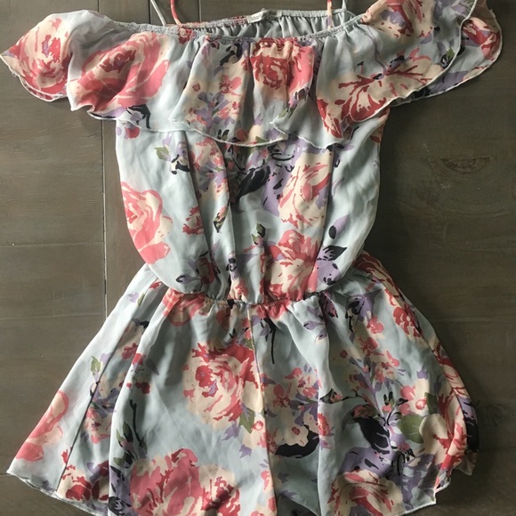 Charlotte Russe romper - Picture 1 of 4